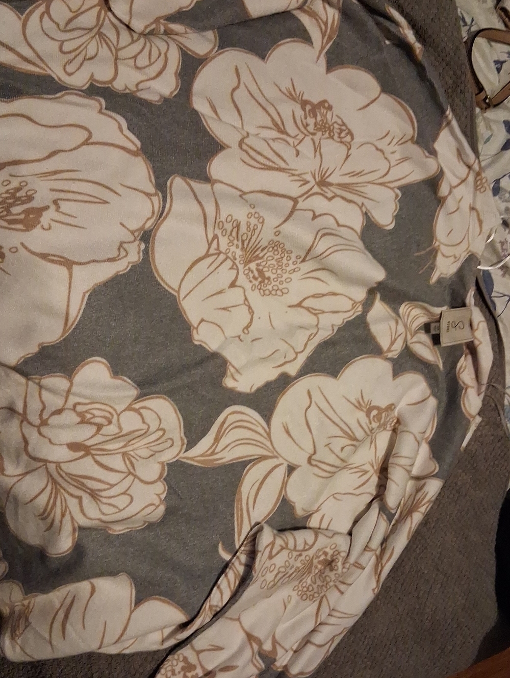 Sioni Floral Duvet Cover in Gray and Cream